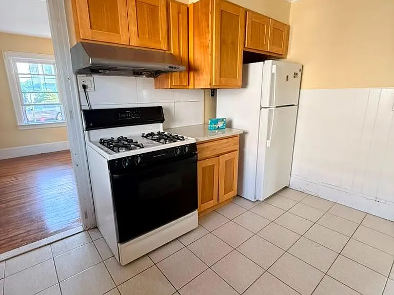 8 Herman Ave — Photo 6