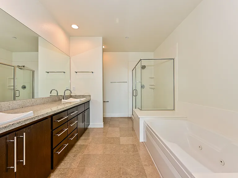 10878 Bloomfield St #407 — Photo 8