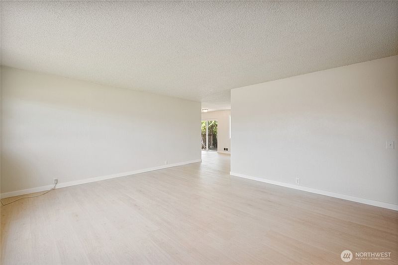 5th image of 1703 33rd Avenue