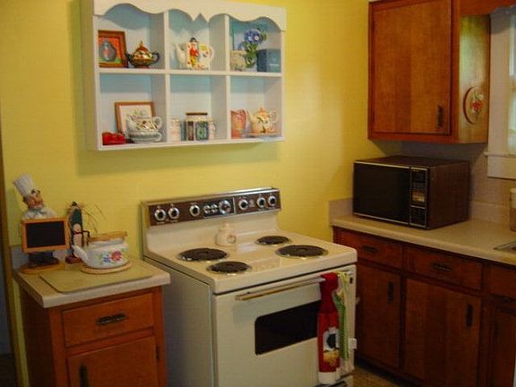 4th image of 604 N Green St