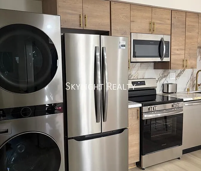 4018 Riviera Dr #1 — Photo 11