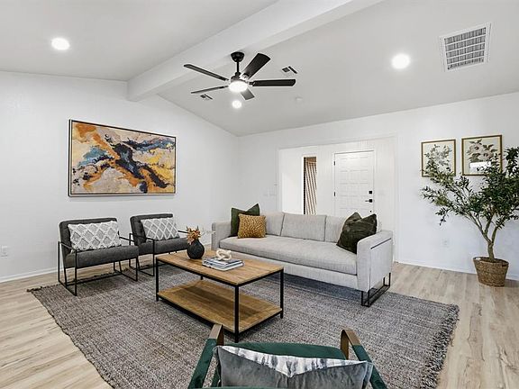 3rd image of 2117 Summer Oak Dr