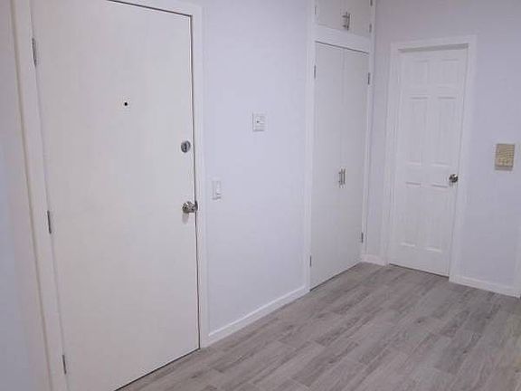 4th image of 2341 37th St #2