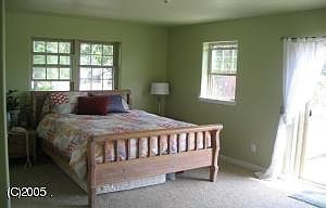 Master Suite with deck, bath
and walk-in closet