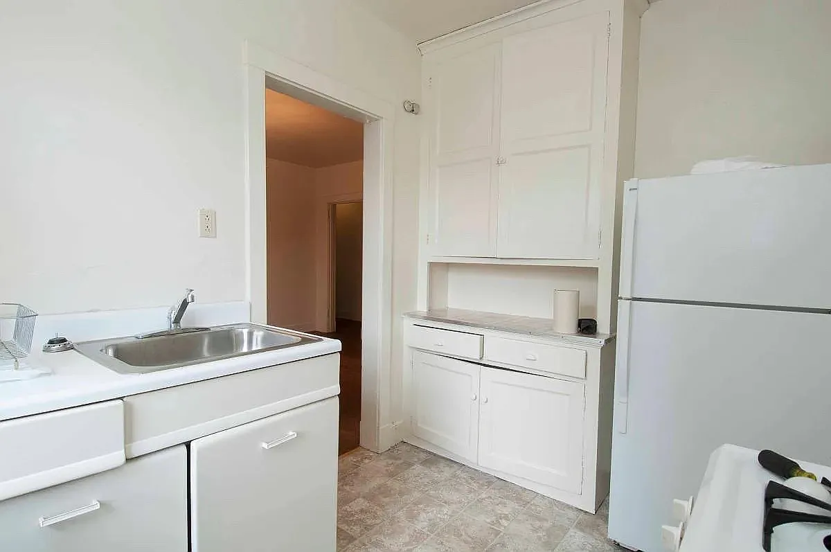 2 bed, 1000 sqft, $1,495 — Photo 3