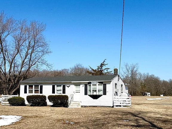 3rd image of 4942 Skinners Run Rd