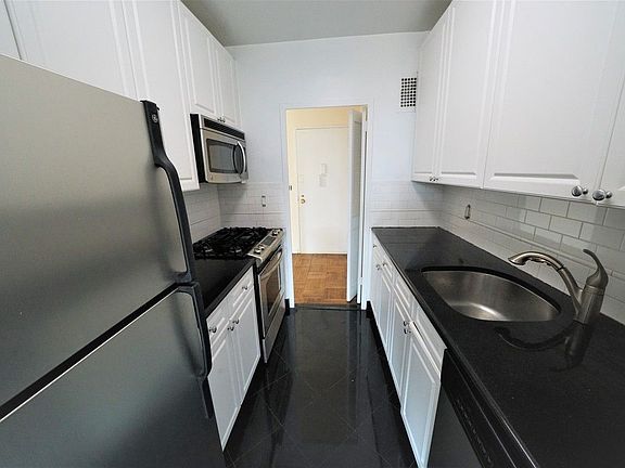 5th image of 444 E 82nd St APT 12T