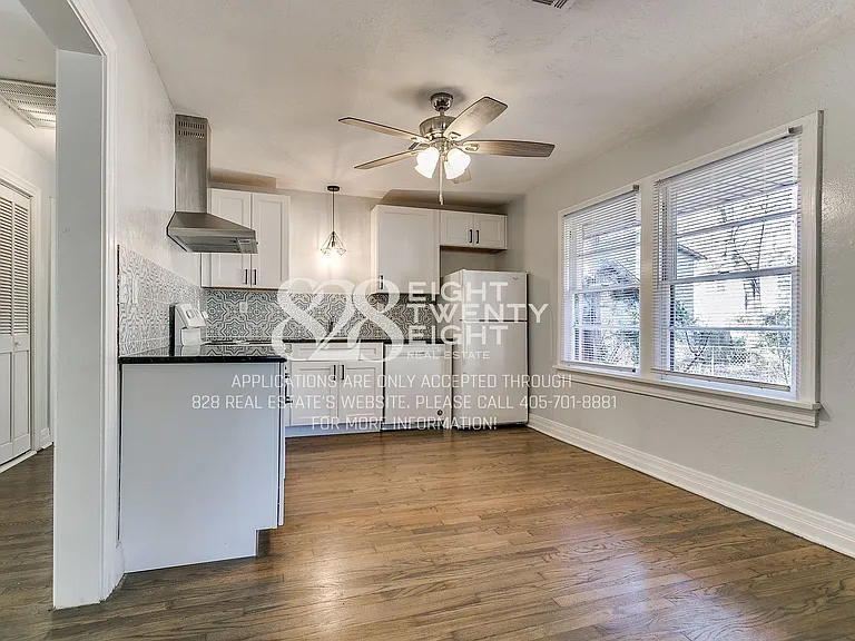 930 Miller Ave — Photo 16