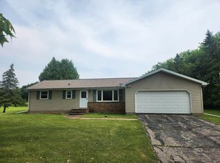 1958 Oakridge Rd, Neenah, WI 54956