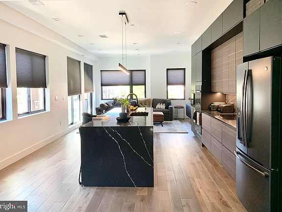 2nd image of 3222 Turner St #1B