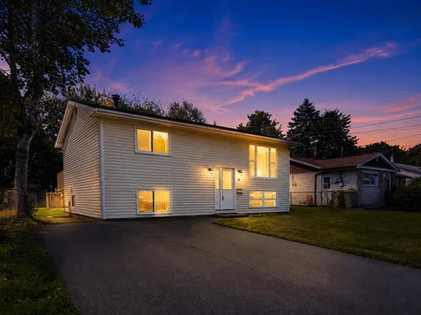 58 Circassion Dr, Cole Harbour, NS B2W 4N3