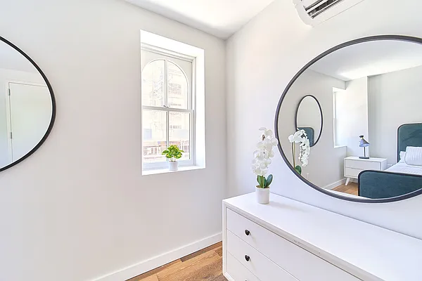 Rented by Living New York | media 44