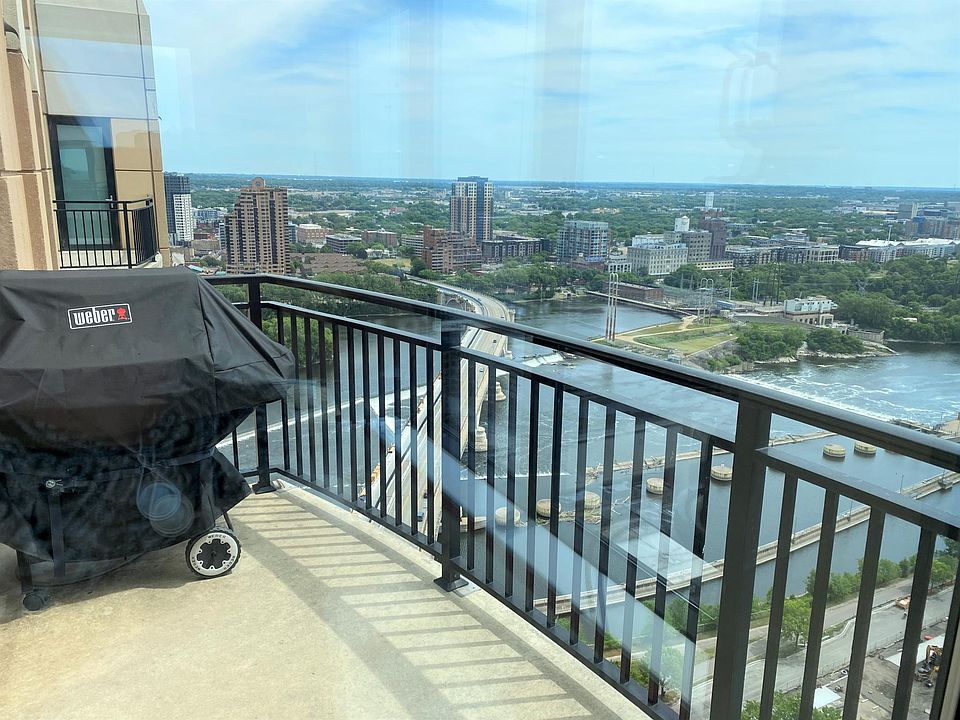 Balcony with gas grill overlooking beautiful Mississippi!