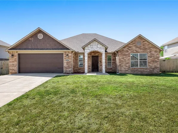 711 Paint Ln, Centerton, AR 72719