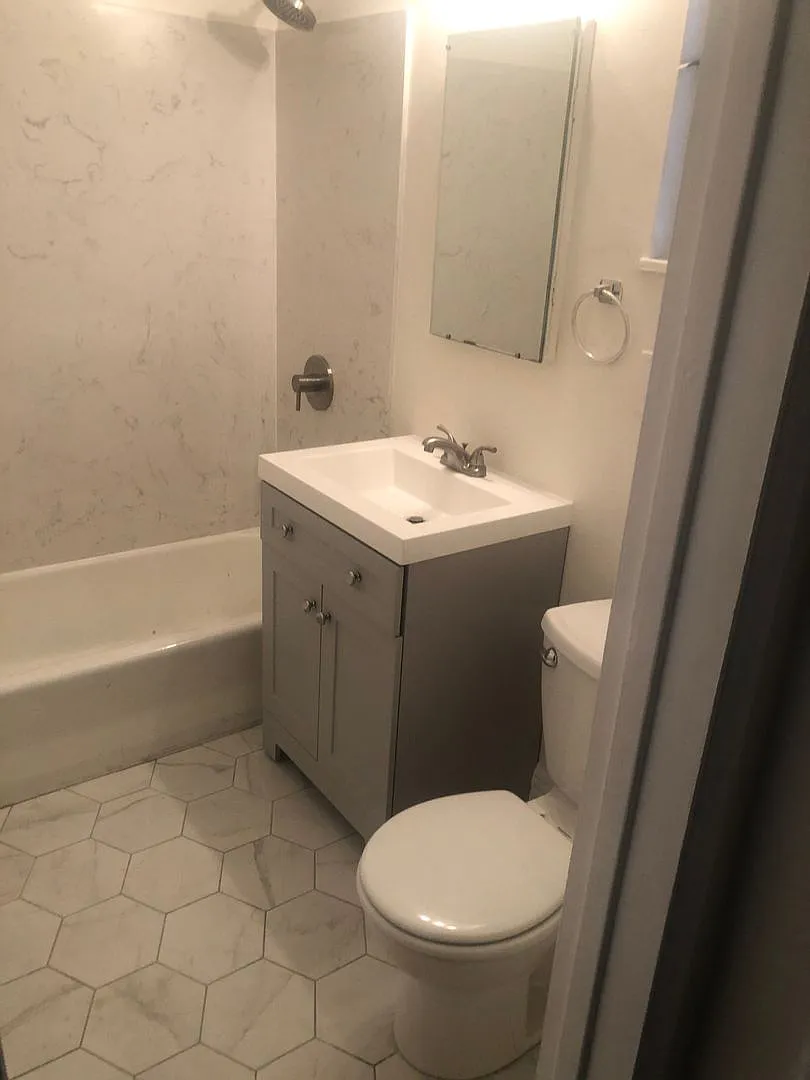 527 & 529 Callan Avenue — Photo 4