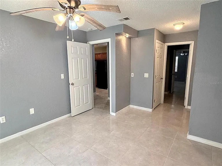 564 Breckenridge Vlg #106 — Photo 20