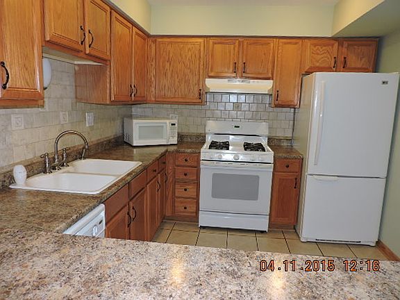 2nd image of 724 Killarney Ct APT 2B