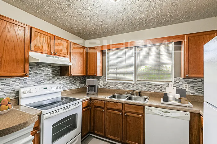 9354 Linkside Trce — Photo 2