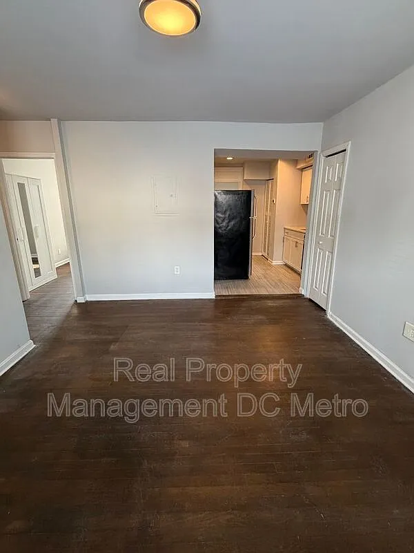 Building Photo - 1243 Penn St NE #1