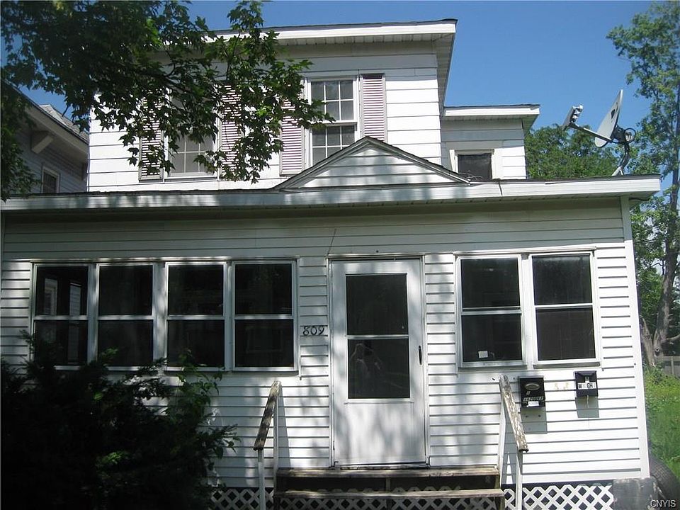 2nd image of 809 Danforth St