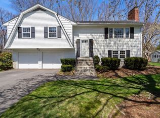 22 Blackberry Ln, Framingham, MA 01701