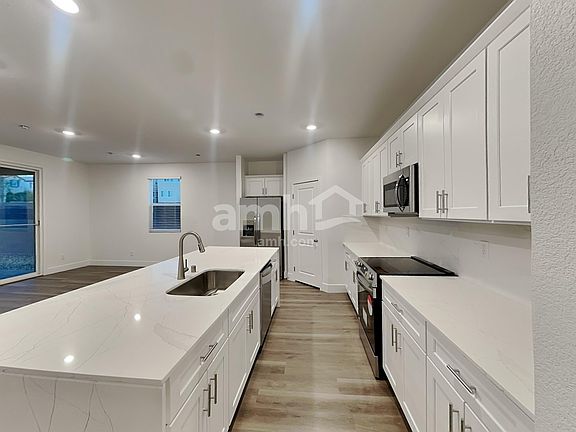 3rd image of 10492 Bar Harbor St