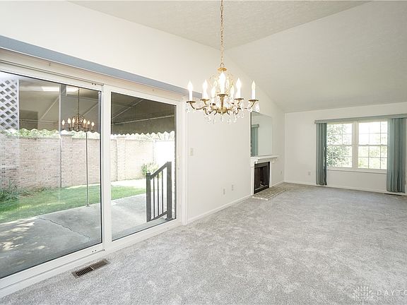 5th image of 1 S Applewood Ct