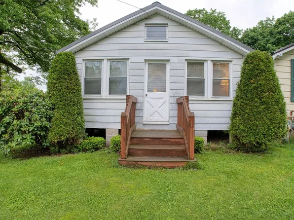 12199 Mantor St, Conneaut Lake, PA 16316