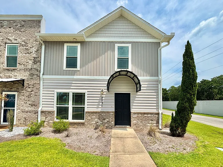 5031 Peach Dr — Photo 1