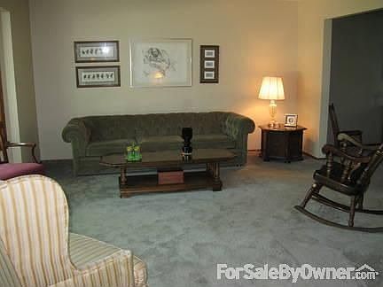2nd image of 1046 Keats Cir