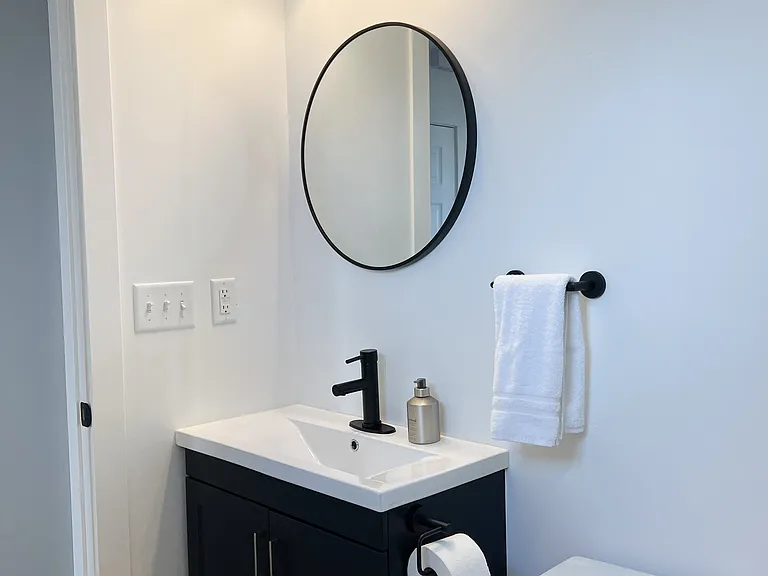 509 W 4th St #2 — Photo 24