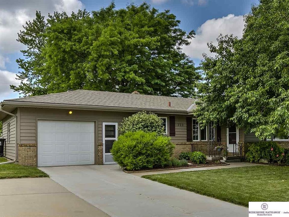 1st image of 323 Glenmore Dr