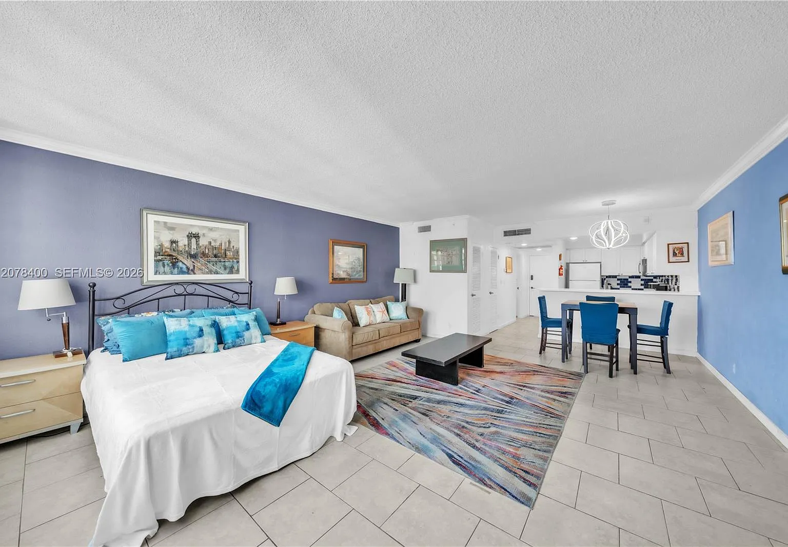 Wave Condo — Photo 1