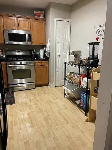 2 bed, 981 sqft, $2,200 — Photo 3