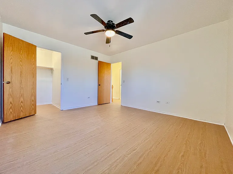 928 Stratford Ct — Photo 22