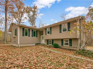 1 Old Bridge Rd E, New Fairfield, CT 06812