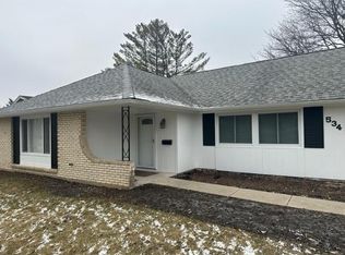 534 S Springinsguth Rd #534, Schaumburg, IL 60193