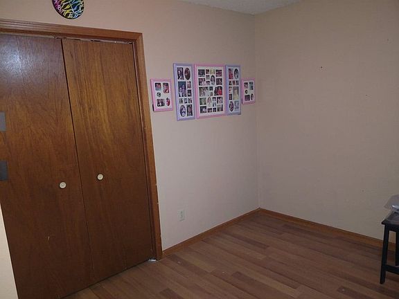 5th image of 110 Kent St