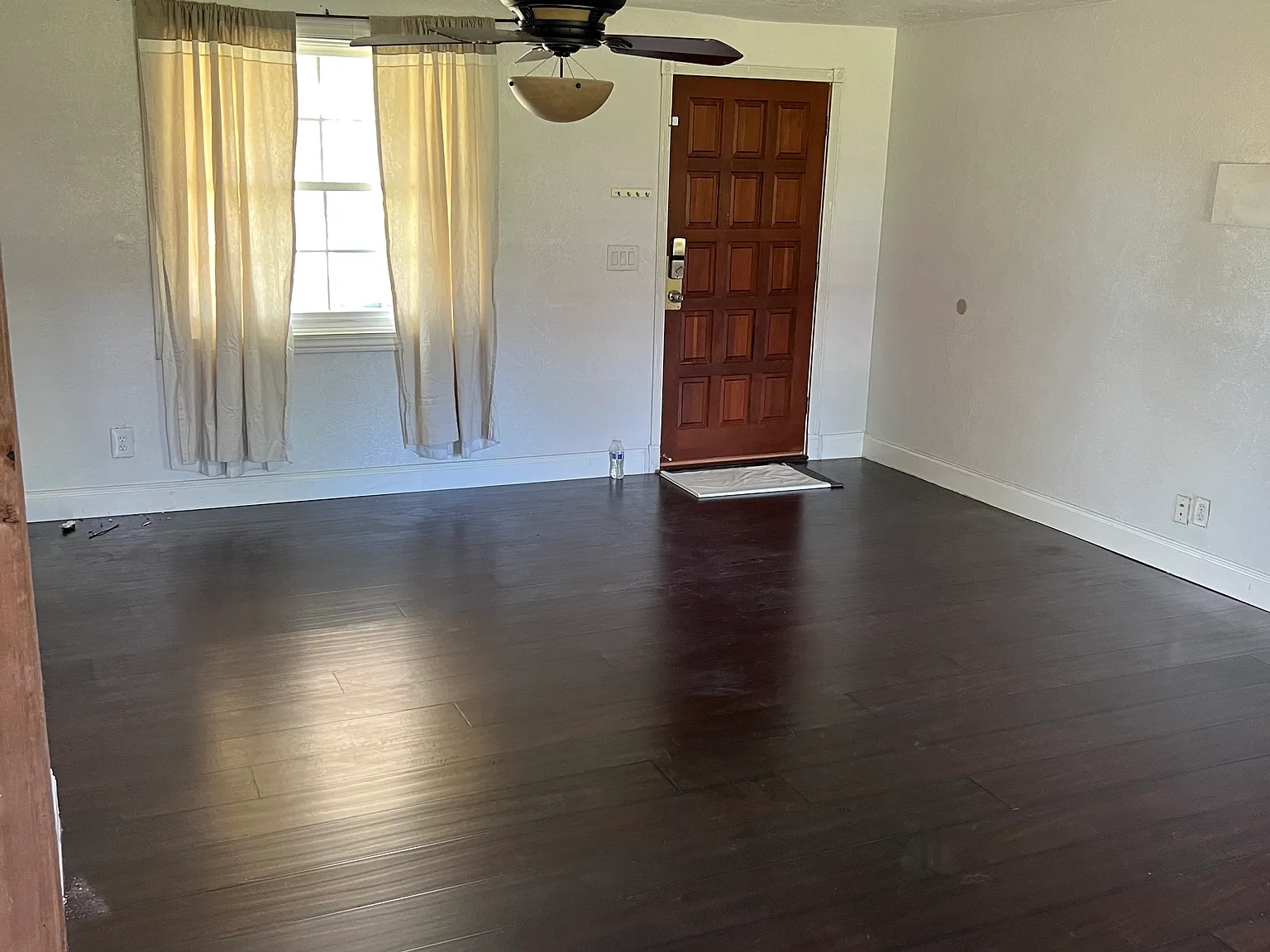 3 bed, 1079 sqft, $1,325 — Photo 1