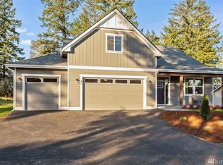91 E Cardinal Ct, Allyn, WA 98524