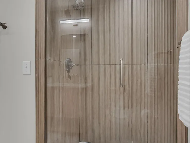 719 Woodmere Dr — Photo 22