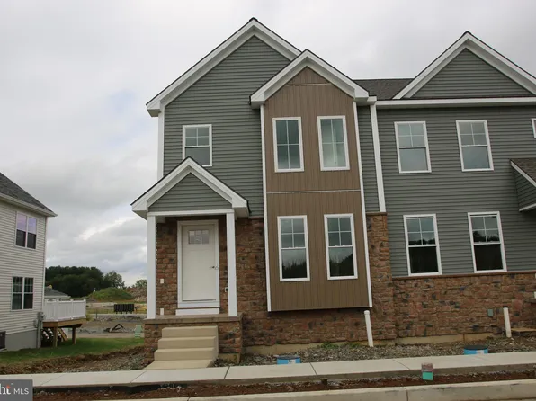 43 Coastal Ave, Ephrata, PA 17522