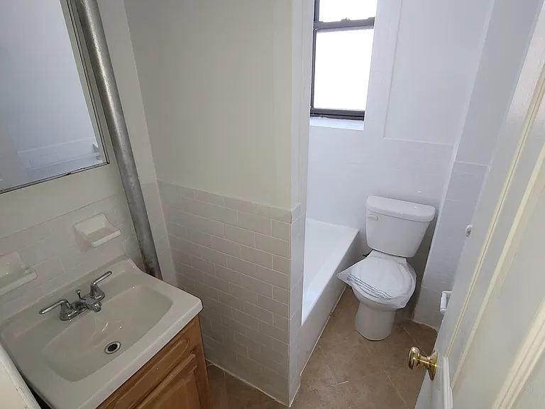 650 Melrose Ave #B3 — Photo 9