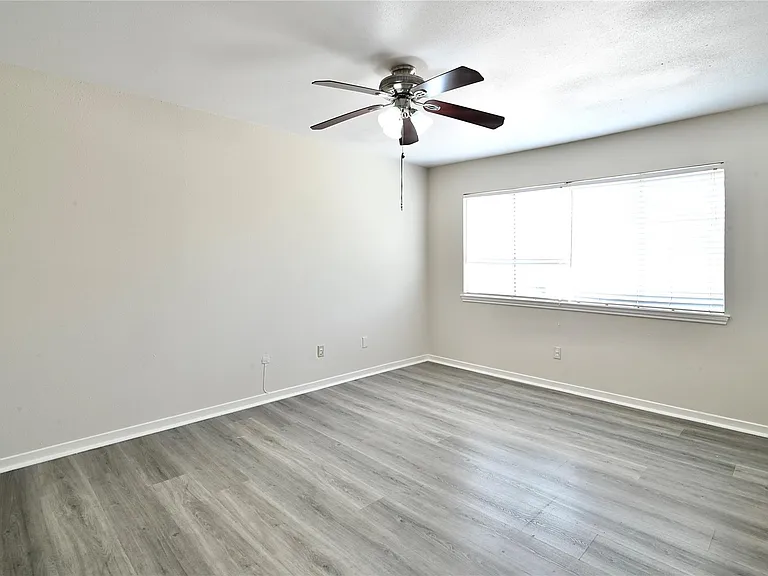 8314 La Roche Ln — Photo 14