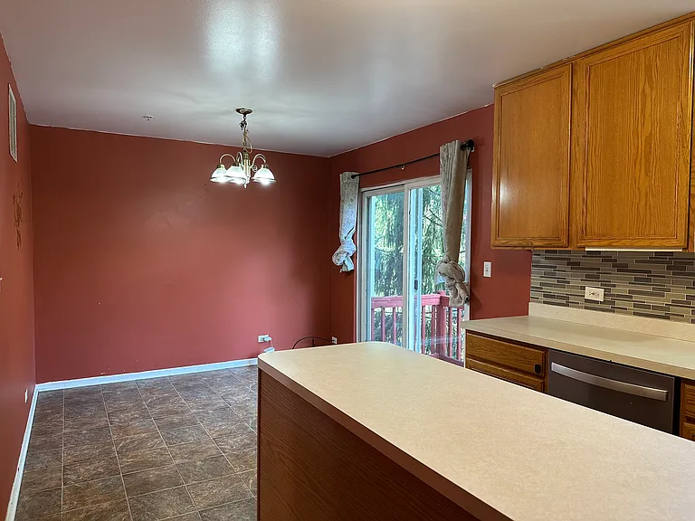 1123 Shorewood Ct — Photo 2