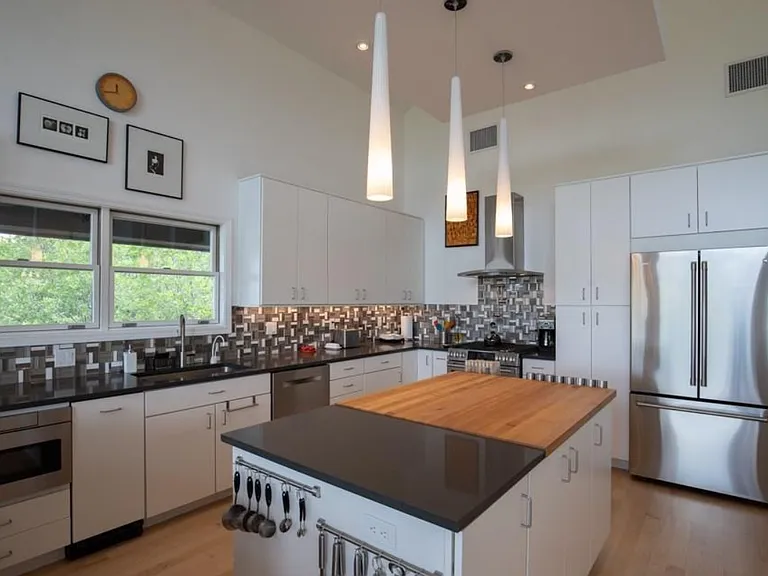 41 Lewis Mountain Ln — Photo 4