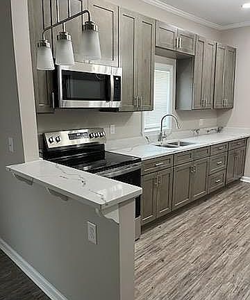 4th image of 401 Allen St
