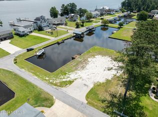 27 Riverview Dr, Chocowinity, NC 27817