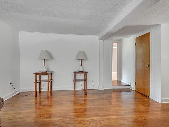 2nd image of 22 Virginia Ln