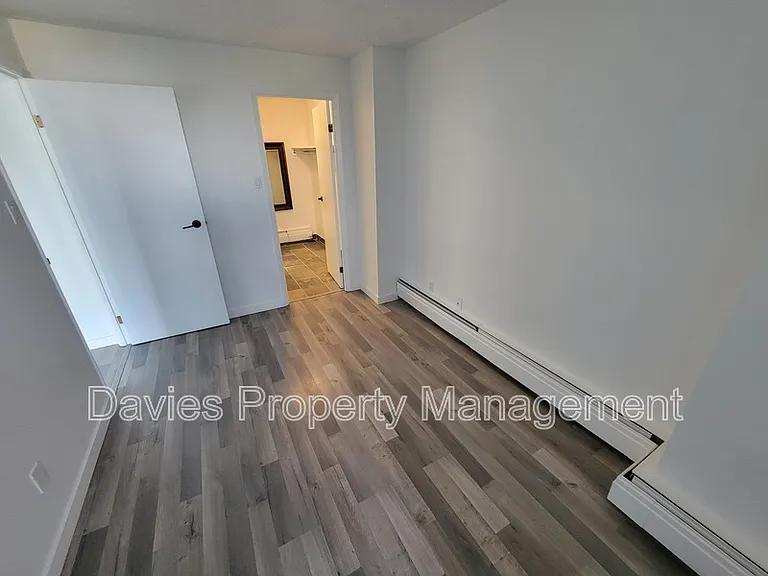 10149 Saskatchewan Dr NW #401 — Photo 15